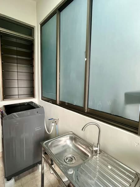 Apartment for Rent at Molek Pine 1 - Shirley Haw - Interior - PropertyGuru.com.my