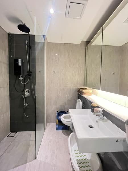 Service Residence for Sale at Cantara Residences - Serena Lee - Bathroom - PropertyGuru.com.my