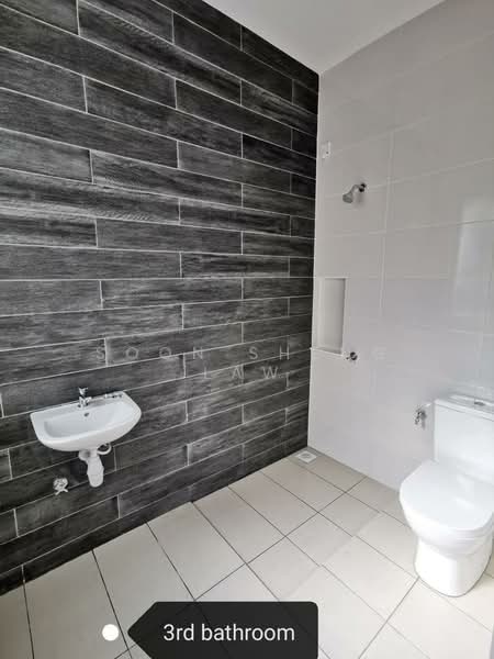 2-storey Terraced House for Sale in Beranang (Selangor) - Soon Sheng Law - Bathroom - PropertyGuru.com.my