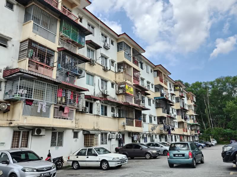 Pangsapuri untuk Dijual di Taman Cheras Awana Apartment - Erik Nyon - Exterior - PropertyGuru.com.my