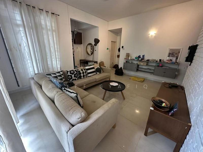 Rumah Berkembar untuk Dijual di Presint 15 (Putrajaya) - Ariff Syafiq - Living Room - PropertyGuru.com.my