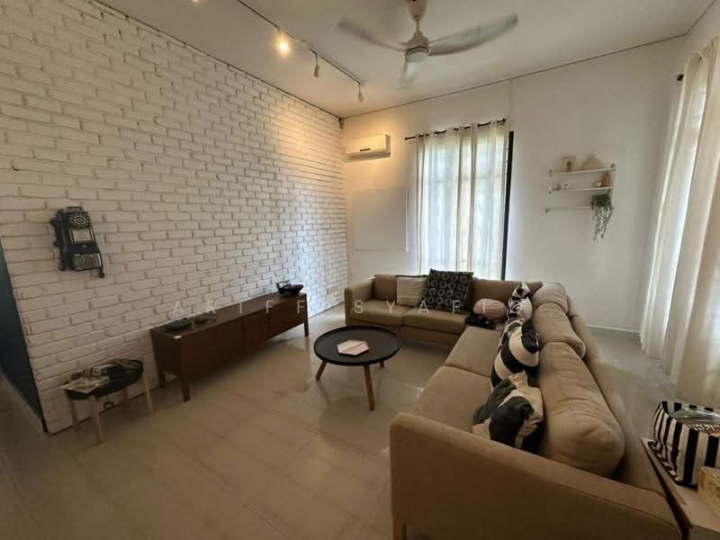 Rumah Berkembar untuk Dijual di Presint 15 (Putrajaya) - Ariff Syafiq - Living Room - PropertyGuru.com.my
