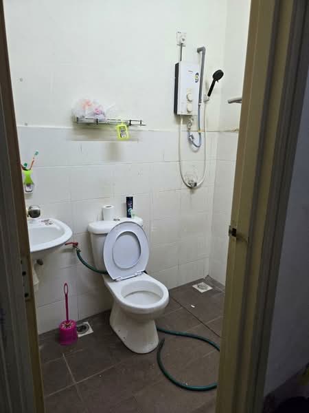 Rumah Teres 1 Tingkat untuk Disewa di Taman Saujana Permai (Bukit Katil) - Bee . - Bathroom - PropertyGuru.com.my