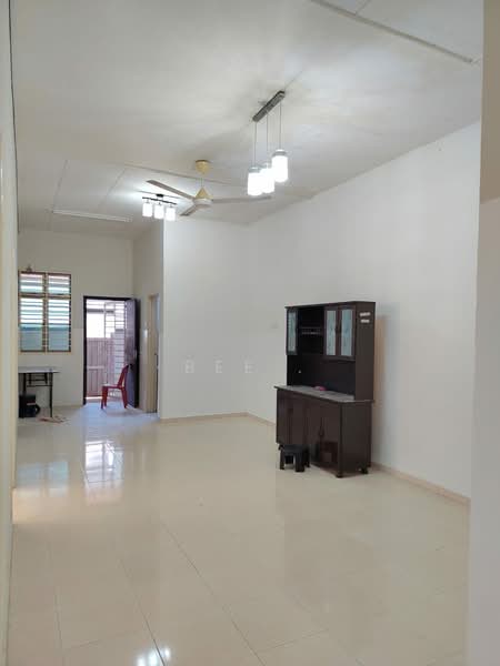 1-storey Terraced House for Rent in Taman Saujana Permai (Bukit Katil) - Bee . - Living Room - PropertyGuru.com.my