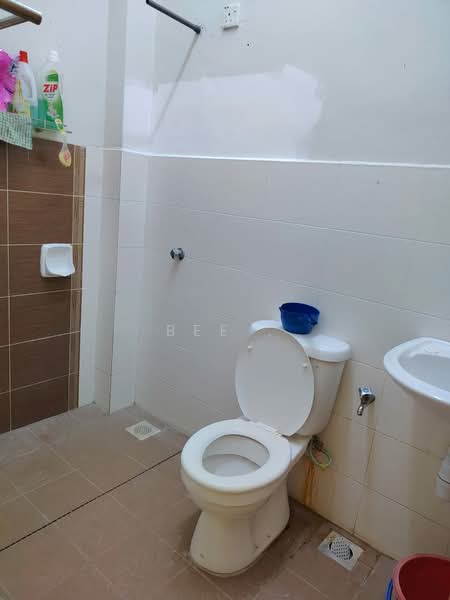 1-storey Terraced House for Rent in Taman Saujana Permai (Bukit Katil) - Bee . - Bathroom - PropertyGuru.com.my