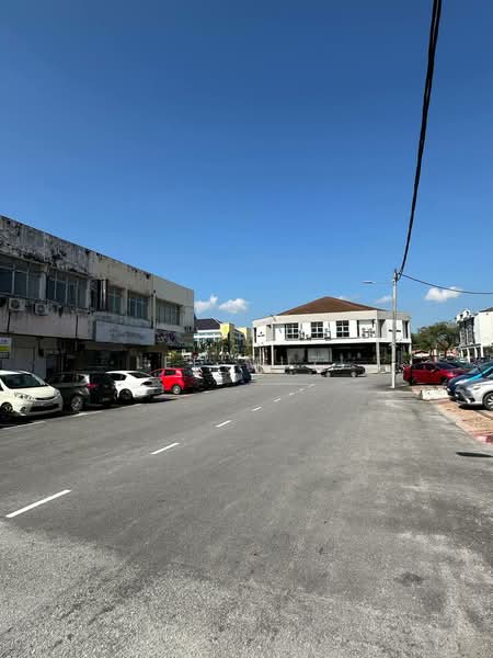 Shop / Office for Sale in Medan Istana (Ipoh) - Lee Muzi - Exterior - PropertyGuru.com.my