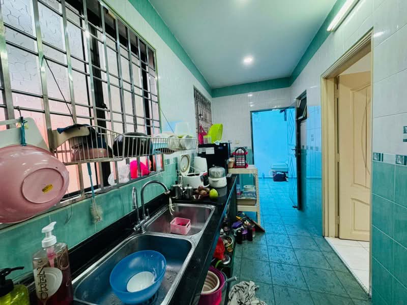 2-storey Terraced House for Sale in Taman Impian Emas (Skudai) - Sharon Ng - Kitchen - PropertyGuru.com.my