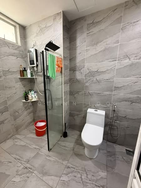 Rumah Berkembar untuk Dijual di Taman Bukit Jaya (Ulu Tiram) - Jaclynn Looi - Bathroom - PropertyGuru.com.my