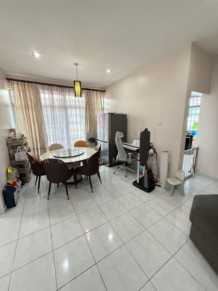 Rumah Berkembar untuk Dijual di Taman Bukit Jaya (Ulu Tiram) - Jaclynn Looi - Dining Room - PropertyGuru.com.my