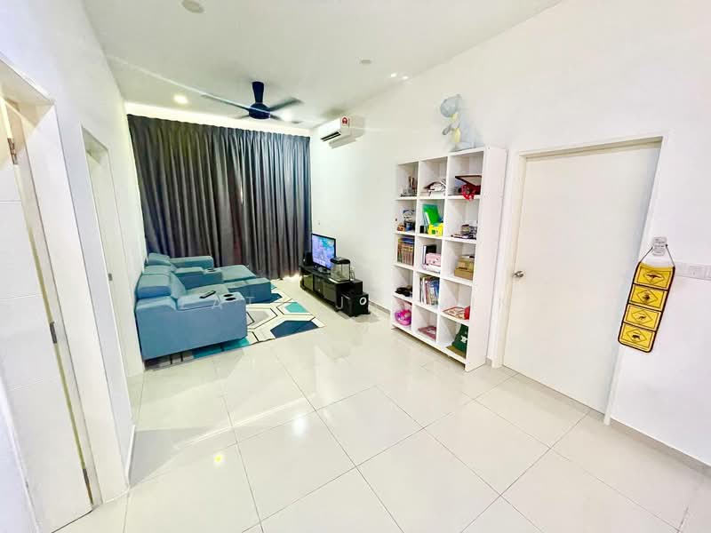 2-storey Terraced House for Sale in Bandar Sri Sendayan (Negeri Sembilan) - Zaty Jasmin - Living Room - PropertyGuru.com.my