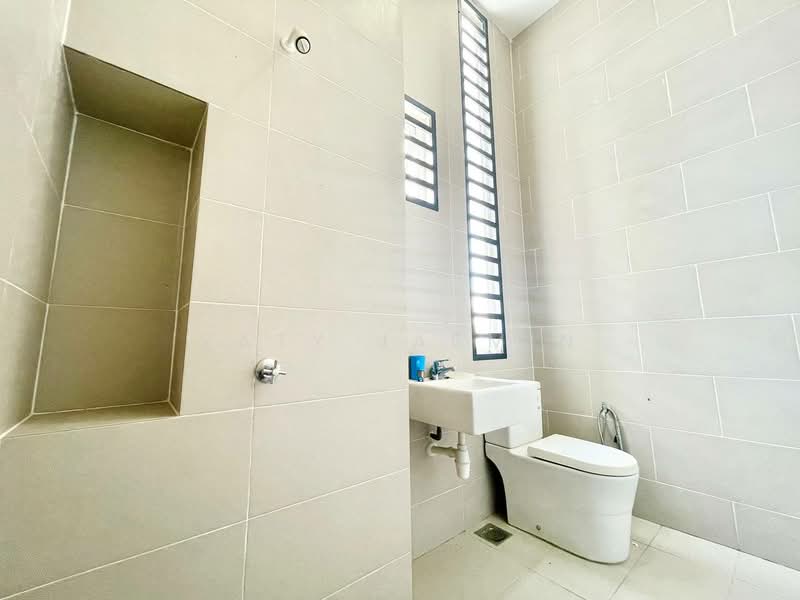 2-storey Terraced House for Sale in Bandar Sri Sendayan (Negeri Sembilan) - Zaty Jasmin - Bathroom - PropertyGuru.com.my