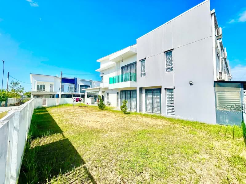 2-storey Terraced House for Sale in Bandar Sri Sendayan (Negeri Sembilan) - Zaty Jasmin - Exterior - PropertyGuru.com.my