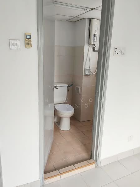 Kondominium untuk Disewa di Pantai Hillpark 2 - Chow Kok Toong - Bathroom - PropertyGuru.com.my