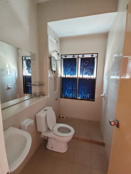 2-storey Terraced House for Sale in Setia Indah (Setia Alam) - Steve Leong . - Bathroom - PropertyGuru.com.my