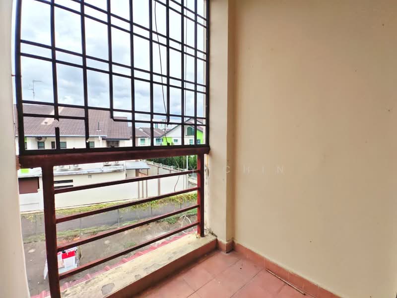 Pangsapuri untuk Dijual di Nusa Bestari Shoplot Apartment - Calley Chin - Balcony - PropertyGuru.com.my