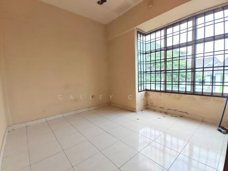Pangsapuri untuk Dijual di Nusa Bestari Shoplot Apartment - Calley Chin - PropertyGuru.com.my