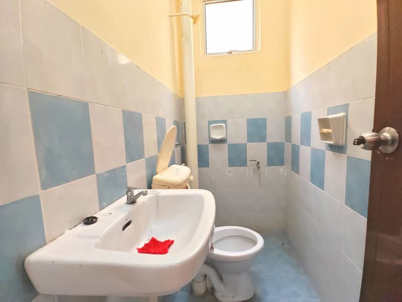 Pangsapuri untuk Dijual di Nusa Bestari Shoplot Apartment - Calley Chin - PropertyGuru.com.my