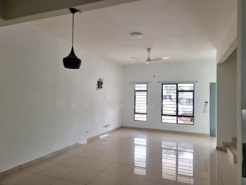 Rumah Teres 2 Tingkat untuk Dijual di Setia Indah (Setia Alam) - Tabris Wong - Living Room - PropertyGuru.com.my