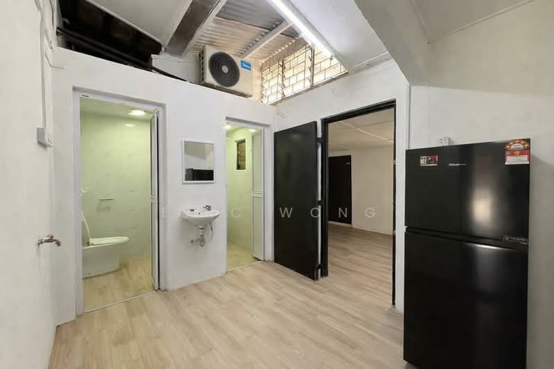 1-storey Terraced House for Rent in Taman Abad (Johor Bahru) - Eric Wong - Bathroom - PropertyGuru.com.my