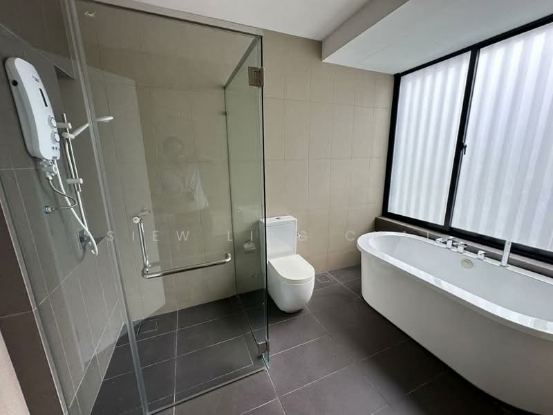 Semi-Detached House for Sale in Kajang (Selangor) - Siew Ling Chai - Bathroom - PropertyGuru.com.my