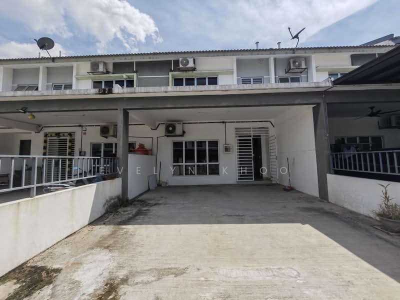 Rumah Teres 2 Tingkat untuk Dijual di Taman Sari Alamanda (Serendah) - Evelyn Khoo - Car Porch - PropertyGuru.com.my