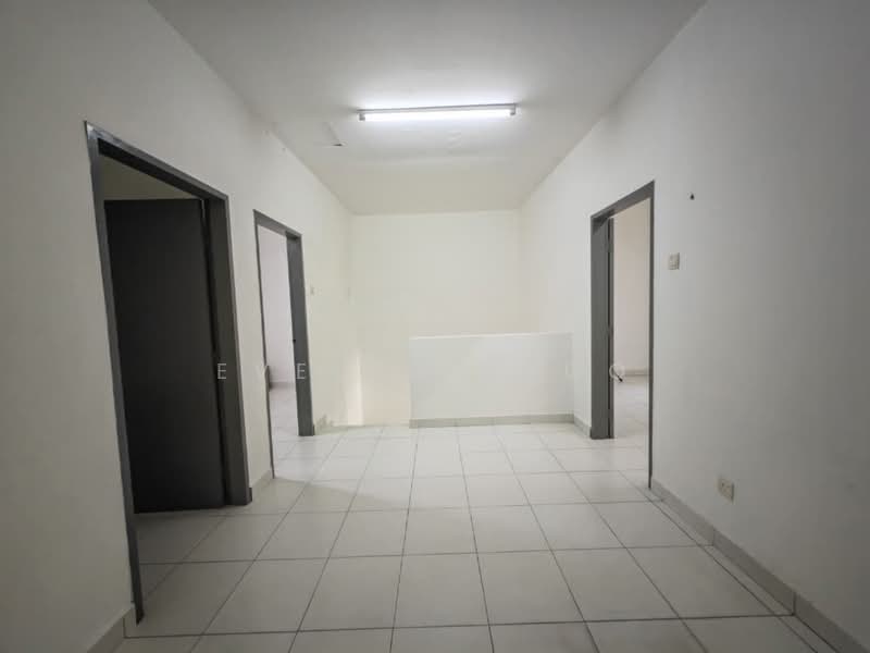 Rumah Teres 2 Tingkat untuk Dijual di Taman Sari Alamanda (Serendah) - Evelyn Khoo - Hallway - PropertyGuru.com.my