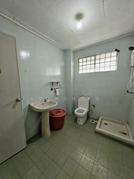 Rumah Teres 2-Tingkat untuk Dijual di Taman Sri Putri (Skudai) - Sharon Ng - Bathroom - PropertyGuru.com.my
