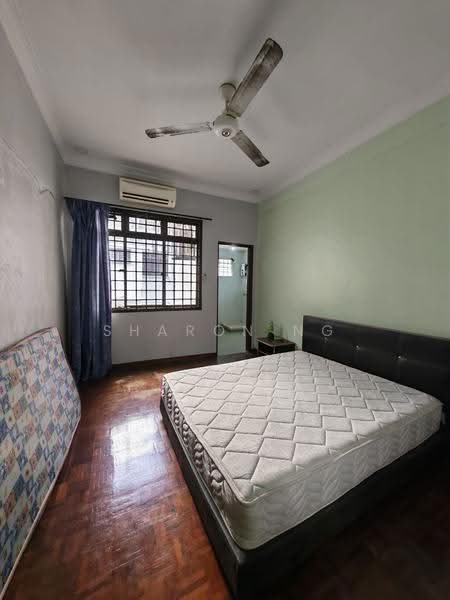 Rumah Teres 2-Tingkat untuk Dijual di Taman Sri Putri (Skudai) - Sharon Ng - Bedroom - PropertyGuru.com.my