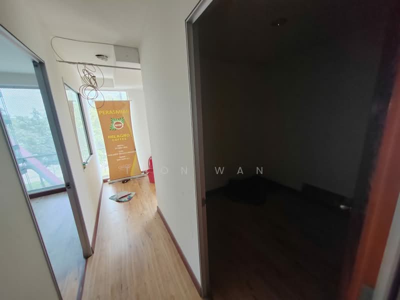 Shop for Rent in Bukit Jelutong (Shah Alam) - Tron Wan - Corridor - PropertyGuru.com.my