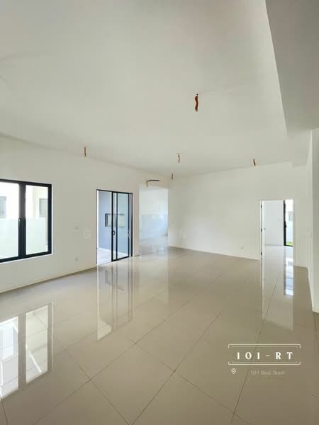 Rumah Teres 2 Tingkat untuk Dijual di Telok Panglima Garang (Selangor) - Gary Nge - Living Room - PropertyGuru.com.my