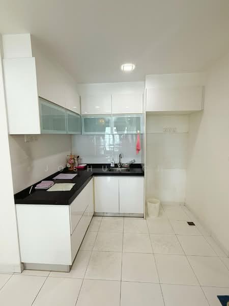 Condominium for Sale at The Golden Triangle Condominium - Joshua Ong - Kitchen - PropertyGuru.com.my
