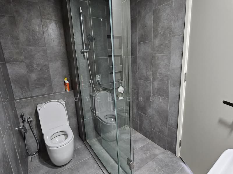 Servis Apartment untuk Dijual di Ativo Suites @ Damansara Avenue - Joyce Chee - Bathroom - PropertyGuru.com.my