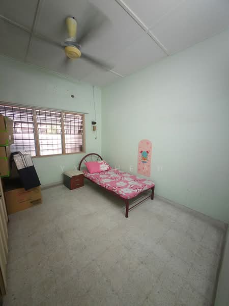 Rumah Teres 1 Tingkat untuk Dijual di Taman Pertama (Ipoh) - YY Cheah - Bedroom - PropertyGuru.com.my