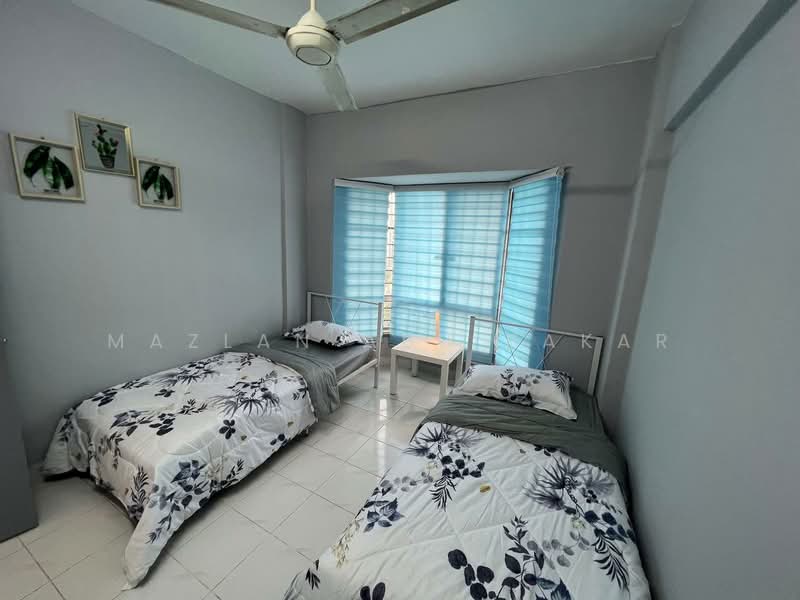 Rumah Flat untuk Dijual di Flat Taman Bukit Angkasa - Mazlan Abu Bakar - Bedroom - PropertyGuru.com.my
