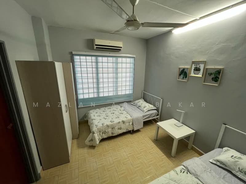 Rumah Flat untuk Dijual di Flat Taman Bukit Angkasa - Mazlan Abu Bakar - Bedroom - PropertyGuru.com.my