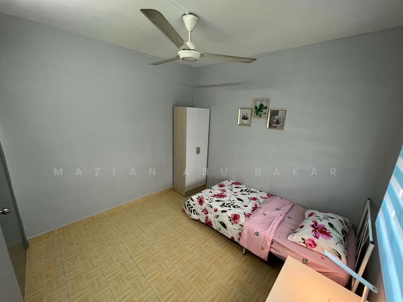 Rumah Flat untuk Dijual di Flat Taman Bukit Angkasa - Mazlan Abu Bakar - Bedroom - PropertyGuru.com.my