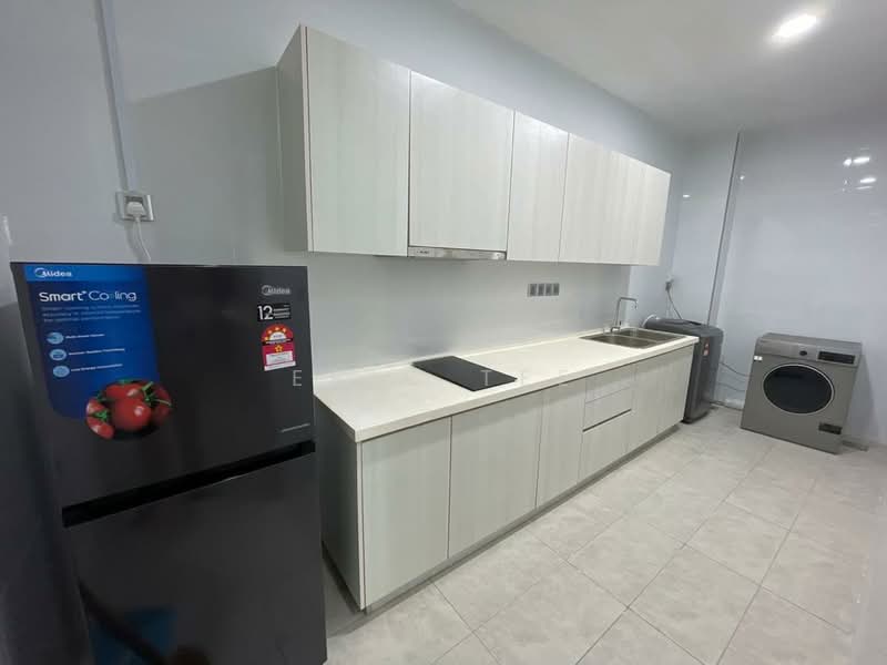 Service Residence for Rent at Paragon Suites @ CIQ - Eric Tee - Kitchen - PropertyGuru.com.my