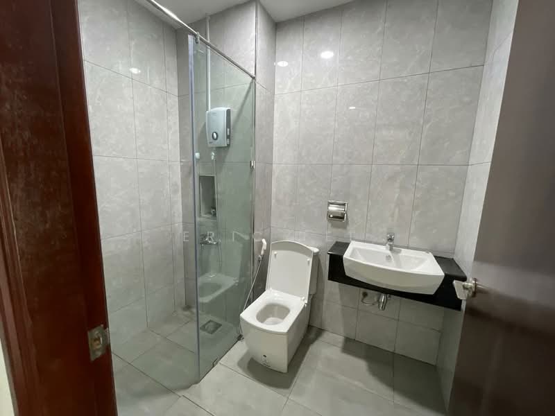 Service Residence for Rent at Paragon Suites @ CIQ - Eric Tee - Bathroom - PropertyGuru.com.my