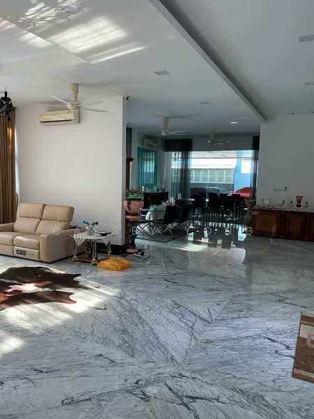 Rumah Banglo untuk Dijual di Shah Alam (Selangor) - Cassey Yong - Living Room - PropertyGuru.com.my