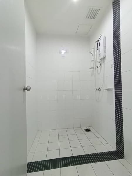 Service Residence for Rent at Domain 2 @ NeoCyber - Jeff Ng - Bathroom - PropertyGuru.com.my