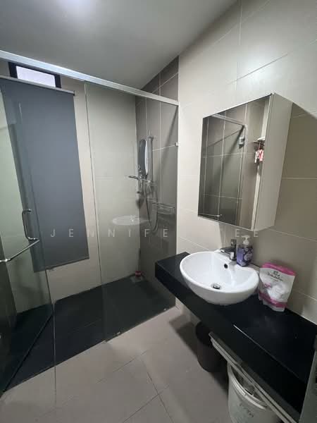 Servis Apartment untuk Disewa di LakePark Residence @ KL North - Jennifer Tee - Bathroom - PropertyGuru.com.my