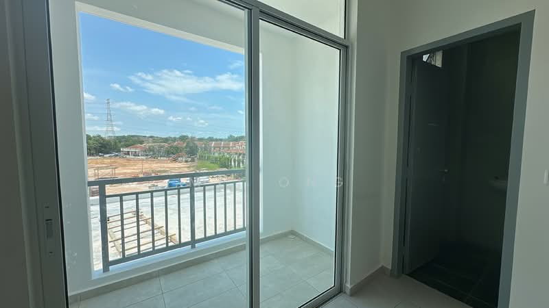 2-storey Terraced House for Sale in Taman Cheng Setia (Cheng) - Mii Ong - Balcony - PropertyGuru.com.my