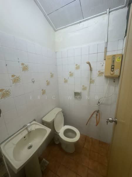 Rumah Teres 1 Tingkat untuk Disewa di Taman Daya (Johor Bahru) - Eric Wong - Bathroom - PropertyGuru.com.my