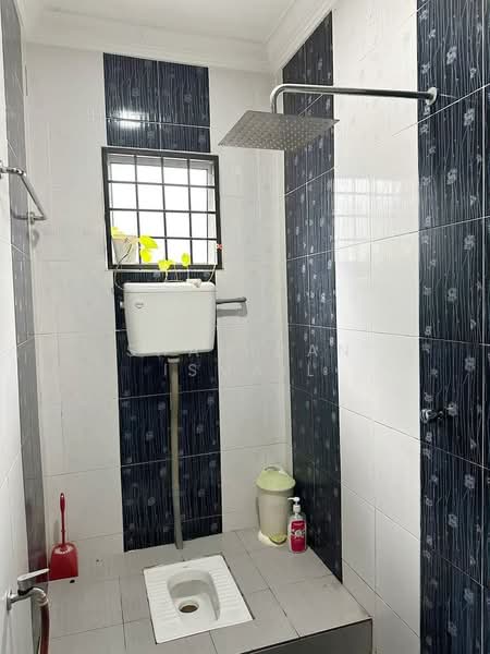 2-storey Terraced House for Sale in Semenyih (Selangor) - Shahidan Ismail - Bathroom - PropertyGuru.com.my