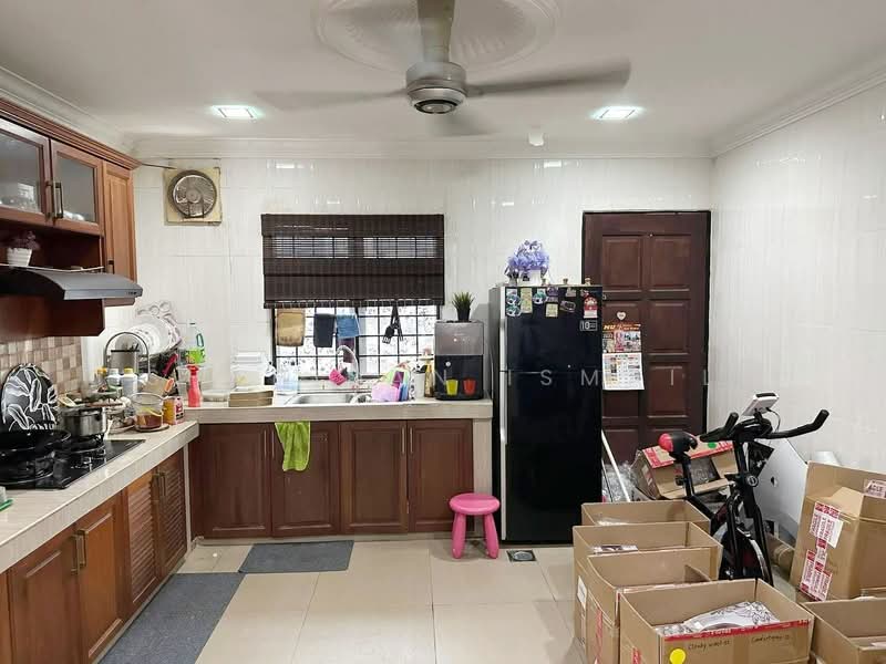 2-storey Terraced House for Sale in Semenyih (Selangor) - Shahidan Ismail - Kitchen - PropertyGuru.com.my
