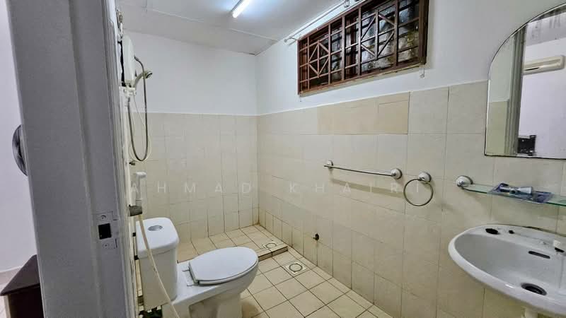 Condominium for Rent at Palm Spring @ Damansara - Ahmad Khairi - Bathroom - PropertyGuru.com.my