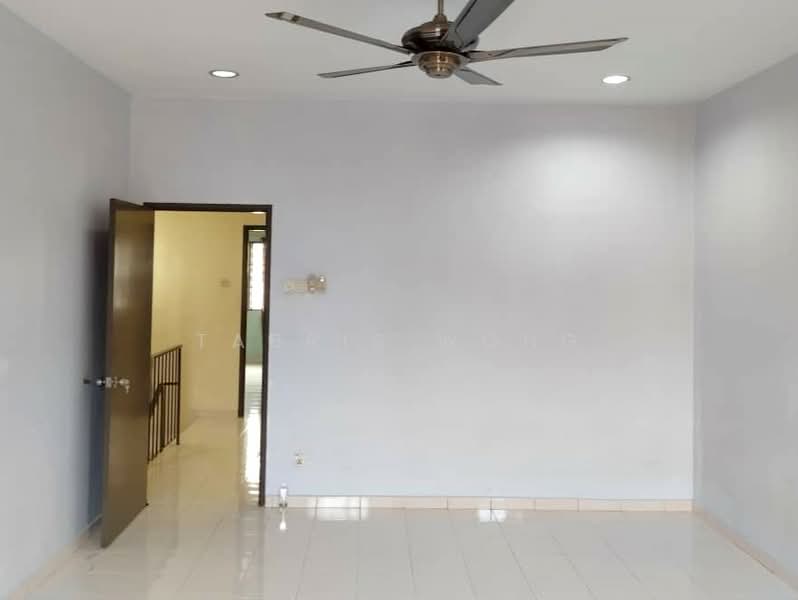 Rumah Teres 2 Tingkat untuk Dijual di Taman Klang Utama (Kapar) - Tabris Wong - Living Room - PropertyGuru.com.my