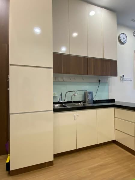 Service Residence for Rent at Skypod Residence - Alvis Lim - Kitchen - PropertyGuru.com.my