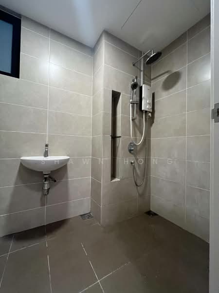 Condominium for Rent at M Vista - Shawn Hong - Master Bathroom - PropertyGuru.com.my