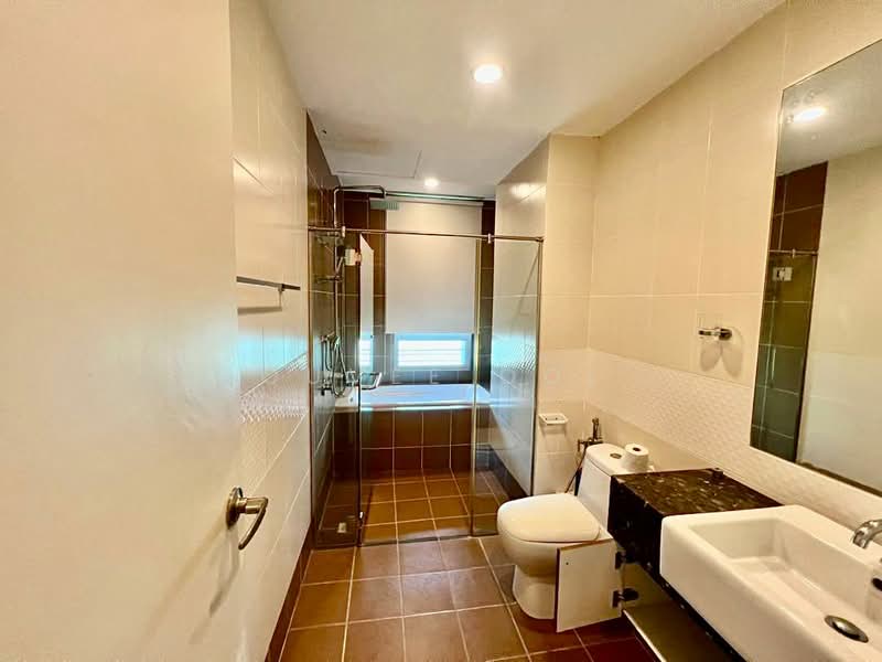 Condominium for Sale at 10 Island Resort - Quvee Ooi - Bathroom - PropertyGuru.com.my